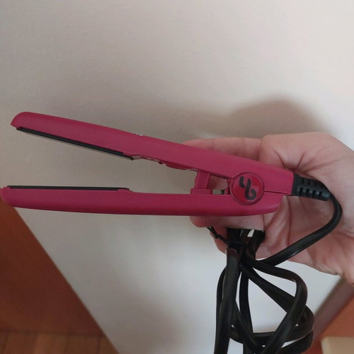 Trip Compact hair straightener new