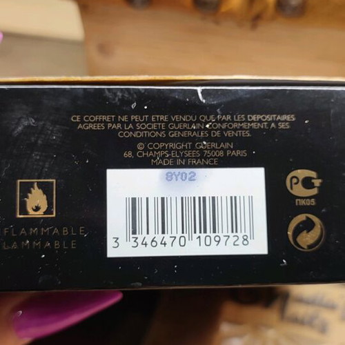 Guerlain mini perfume set like new in velvet case