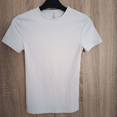 Bershka sports t-shirt size S new, white