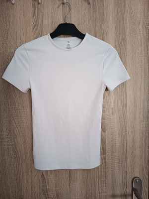 Bershka sports t-shirt size S new, white