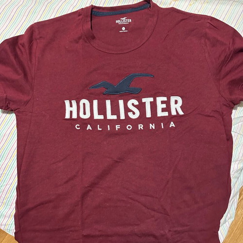 Hollister men's t-shirt size S like new, red