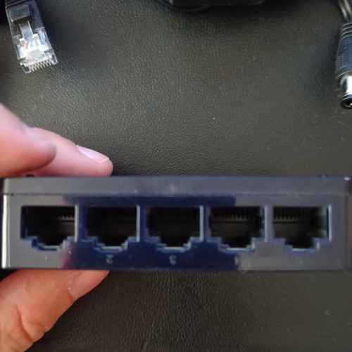 Lanberg DSP1-0105 Ethernet switch 5 ports used