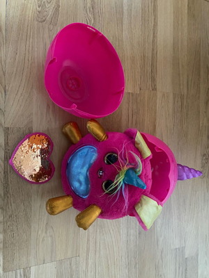 Rainbocorn Zuru toy like new with egg