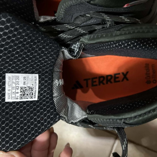 Adidas Terrex Skychaser AX5 Mid Gore-Tex hiking shoes size 42 like new