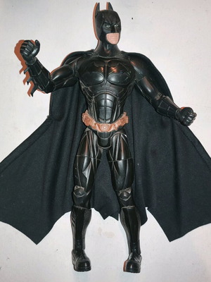 Φιγούρα Batman Begins 36εκ. μεταχειρισμένη, Ο Σκοτεινός Ιππότης