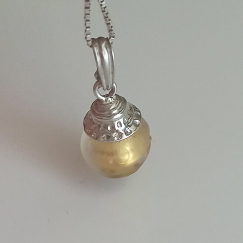 Vintage sterling silver necklace with Murano glass pendant and gold leaf like new