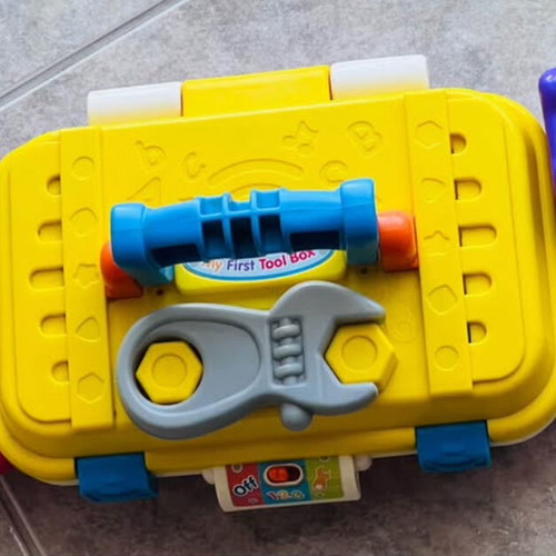 Children's tool box with sound and light like new, educational