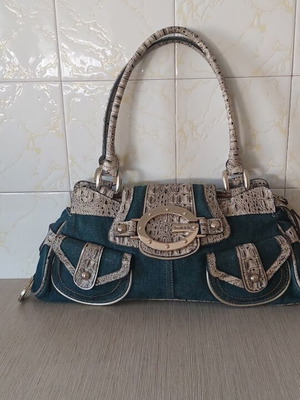 Guess vintage τσάντα ώμου σαν καινούργιο, μπλε και ασημί