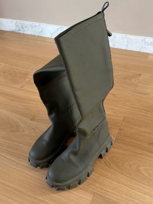 River Island rubber boots green like new, size 41