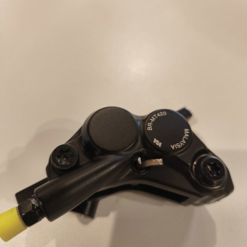 Shimano Brake Caliper BR-MT420 like new with pads