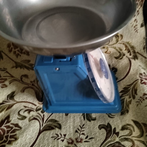 Camry Mechanical Kitchen Scale 5kg used, retro vintage style