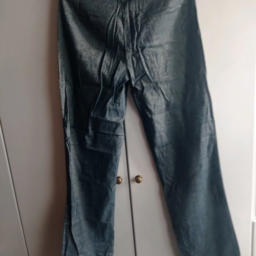 Raxevsky women's pants used, missing button