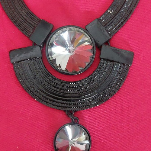 Statement necklace like new, black stainless steel with clear stones by Toi&Moi