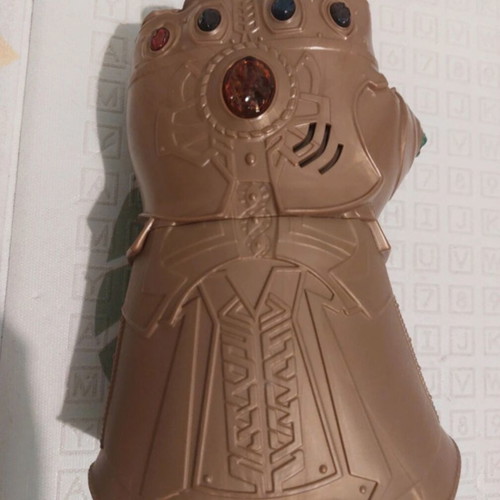 Marvel Avengers Infinity War glove by Hasbro like new