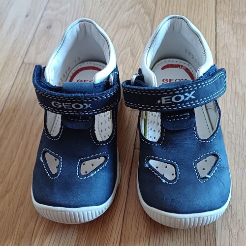 Geox baby sandals size 19 like new with velcro