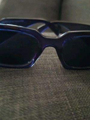 Sunglasses like new, blue, in excellent scratch-free condition