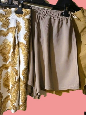 Short women's pants like new, size S, colorful pack