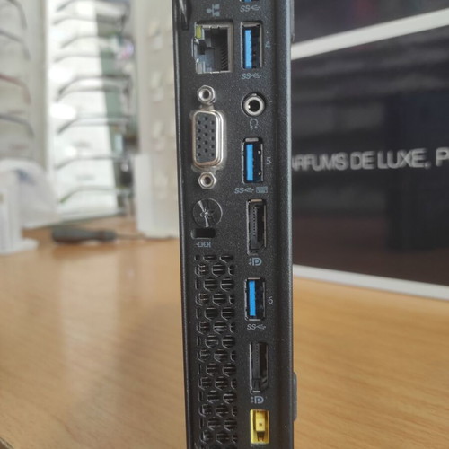 Lenovo ThinkCentre M700 Tiny Pentium G4400T 8GB DDR4 256GB M.2 SSD like new