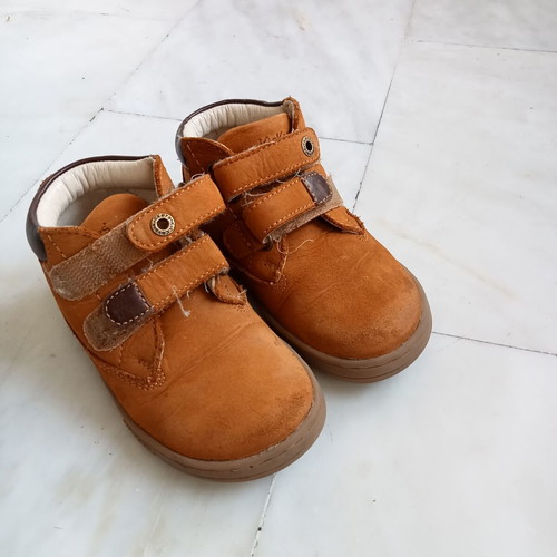 Δερμάτινα μποτάκια Kickers μεταχειρισμένα, νούμερο 23, καφέ