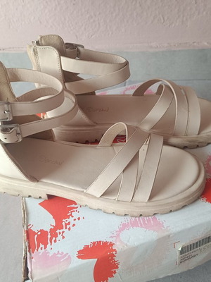 Girls' sandals used, size 35