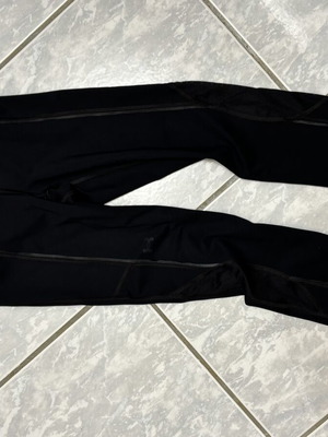 Under Armour women's leggings used, black, size XS