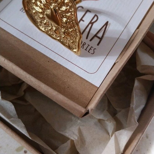 Adjustable ring new, gold-colored