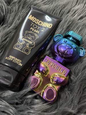 Moschino Toy Pearl 2 gift set like new