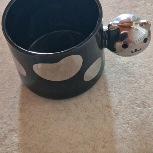 Mug new with decorative handle, ideal for gift