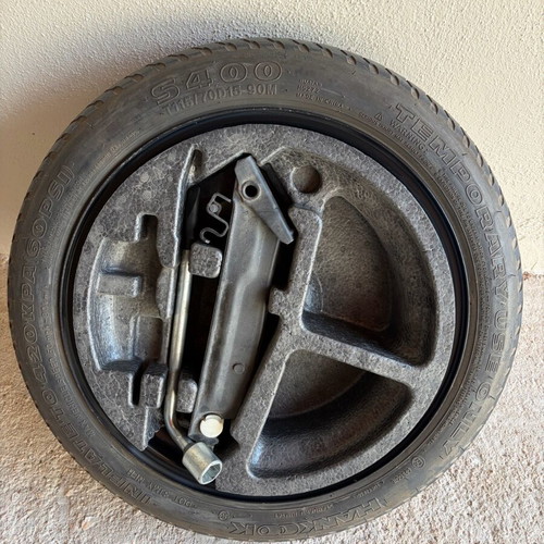 Mitsubishi cz3 2008 car spare tire like new with jack and cap
