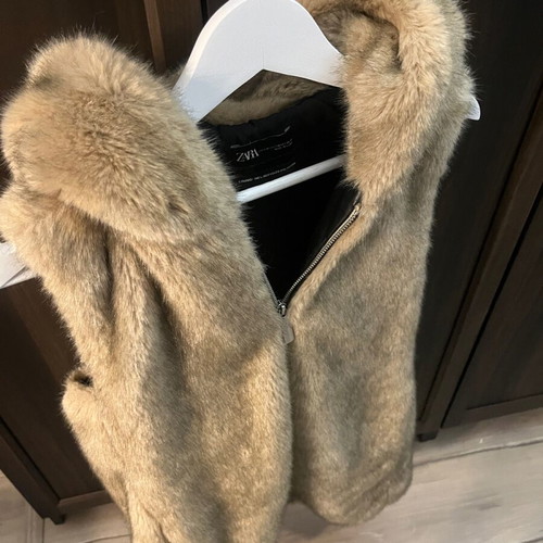 Zara дамски елек от изкуствена кожа като ново, размер S-M, бежов