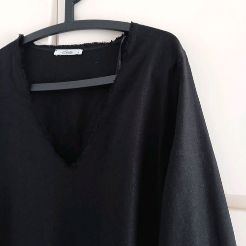 Devotion Linen v neck blouse like new, size M, black