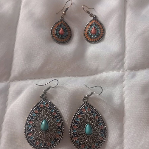 Boho style dangling earrings like new
