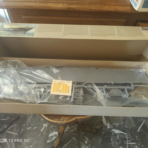 Revell USS Midway Aircraft Carrier model kit 1/530 scale