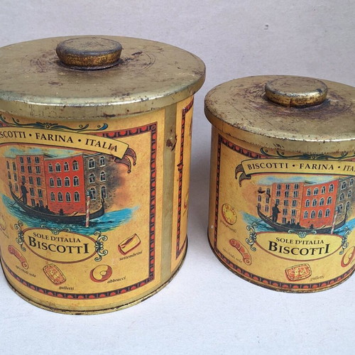 Tin biscuit boxes used, pack of 2 pieces