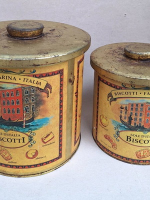 Tin biscuit boxes used, pack of 2 pieces