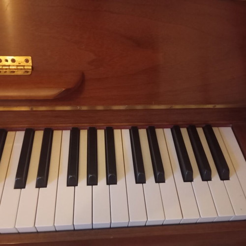 Piano like new, tuned recently, barely used