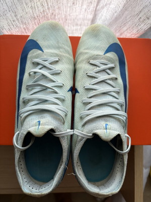 Nike Mercurial Vapor 16 Pro AG football shoes like new, size 43, white and blue