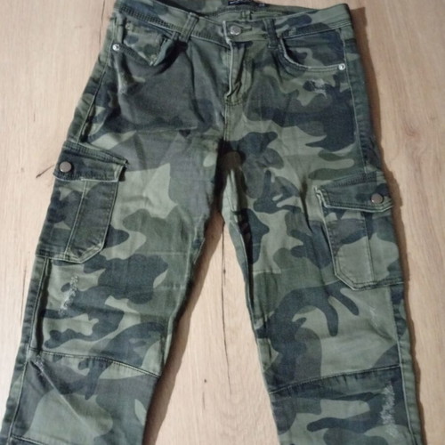 Bershka Women's Elastic Camouflage Pants like new, size S