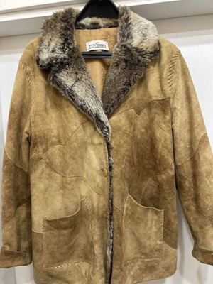 Coat natural lambskin from Germany like new, size 42