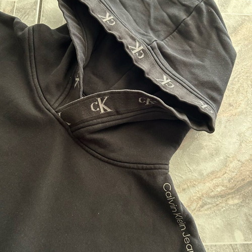 Calvin Klein sweatshirt black size M like new