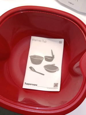 Tupperware container with double wall new