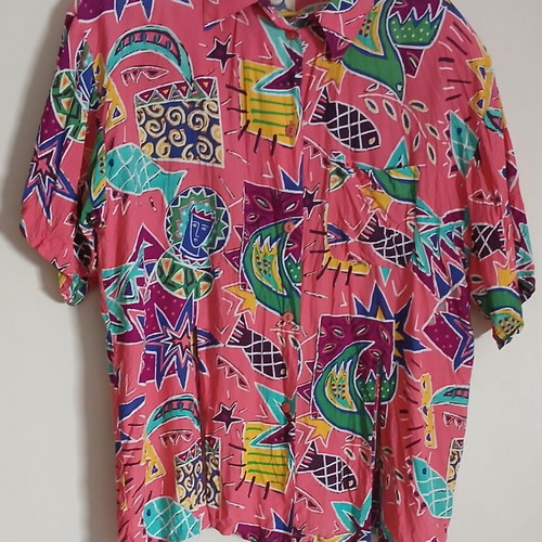 She vintage 80s/90s short-sleeve shirt, fuchsia pink with abstract geometric patterns