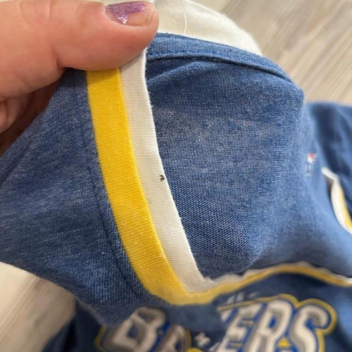 Milwaukee Brewers MLB Spellout Top used, size Medium