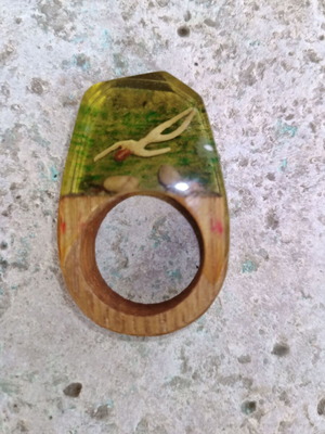 Handmade ring with wooden and cold glass, size 58, like new