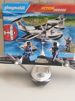 Playmobil Police Seaplane like new with 2 collectible figures and accessories