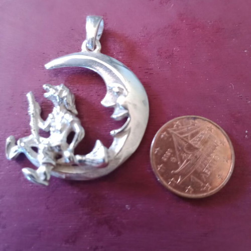 Silver 925 pendant with witch and broom like new, Apefton