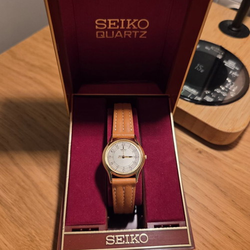 Seiko Vintage Γυναικείο Ρολόι Quartz 4N01-0010 Σαν Καινούργιο Χρυσαφί