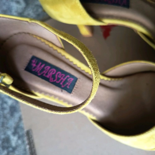Latin leather suede sandals size 39 used, yellow