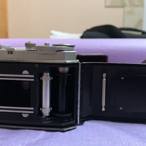 Kodak Retinette professional camera used with flash