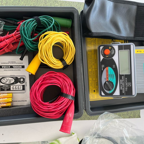 Kyoritsu 4105A Earth Tester like new